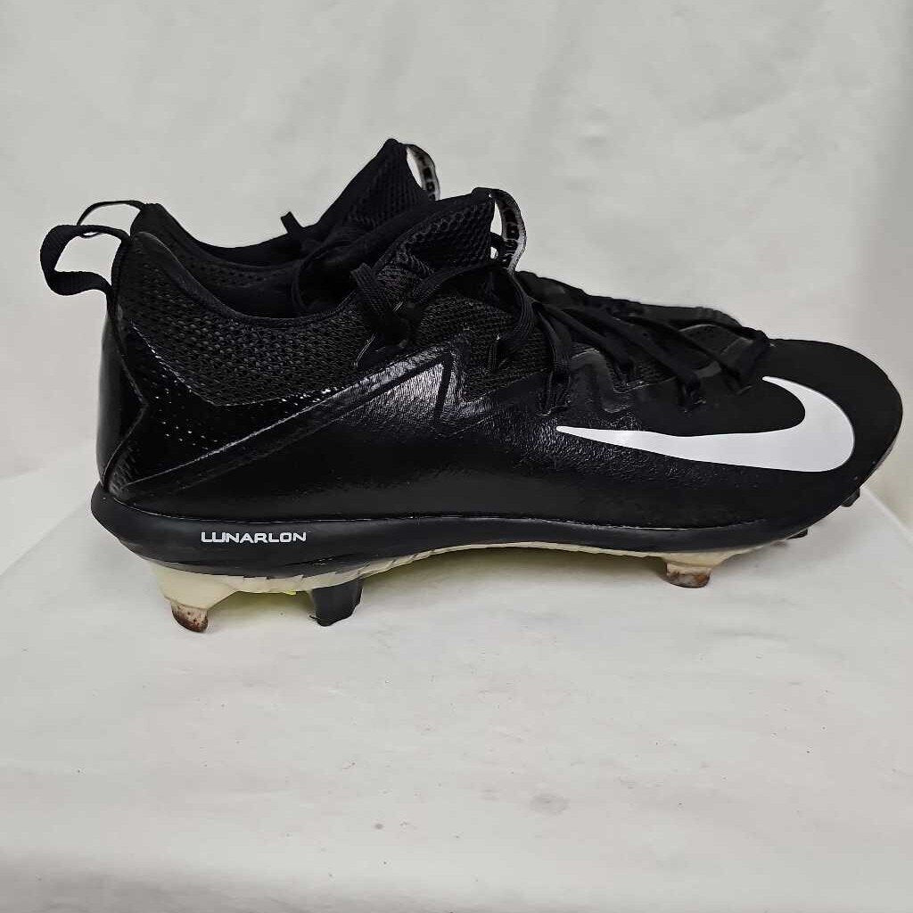 NIKE Lunar Vapor Ultrafly Elite Metal Cleats