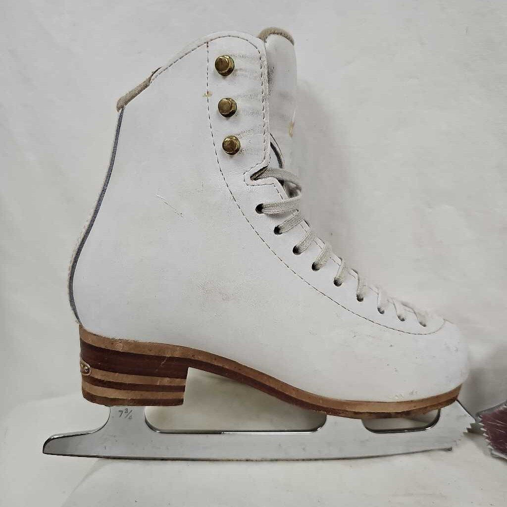 Jackson Elle Figure Skates, Size 1 C
