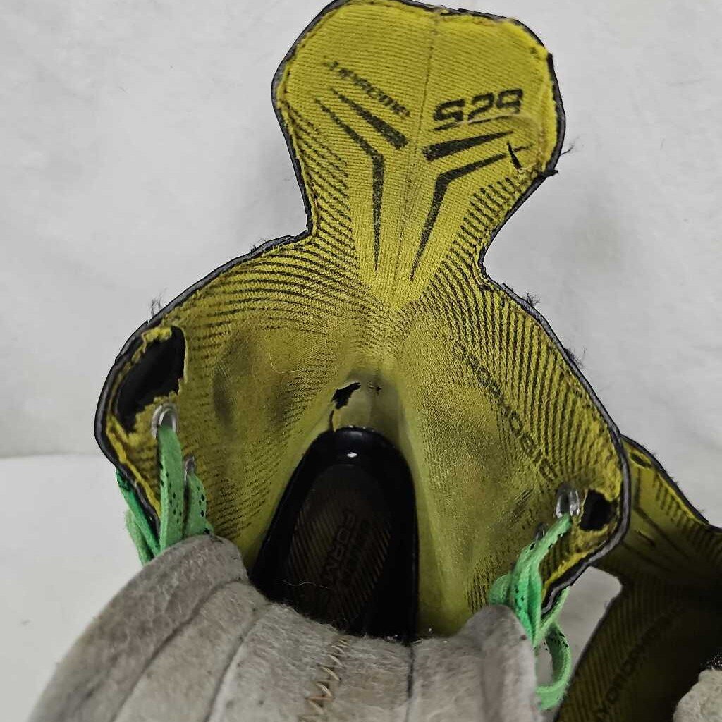 Bauer Supreme S29 Hockey Skates, Size 4