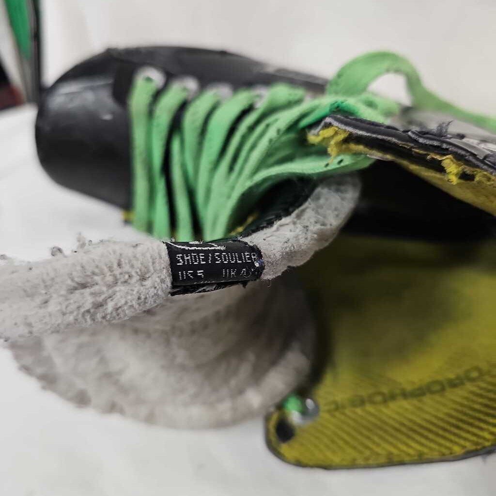 Bauer Supreme S29 Hockey Skates, Size 4