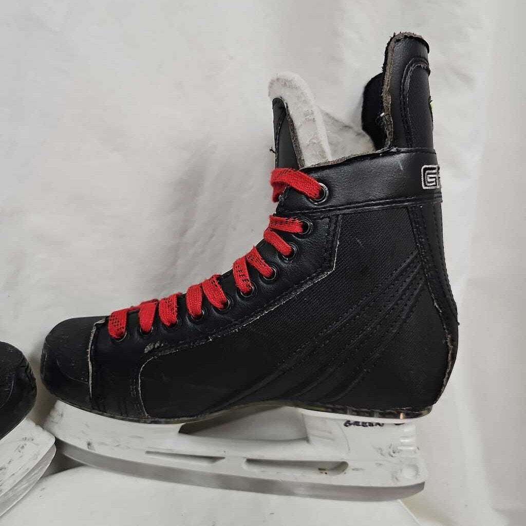 Graf Supra G535S Junior Hockey Skates, Size 4.5 Wide