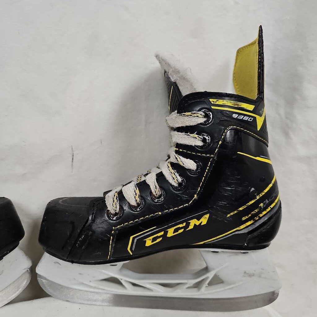 CCM Super Tacks 9380 Hockey Skates - Youth - Y12