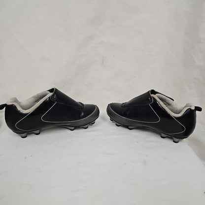 Carter's Velcro Youth Soccer Cleats, Size Y9