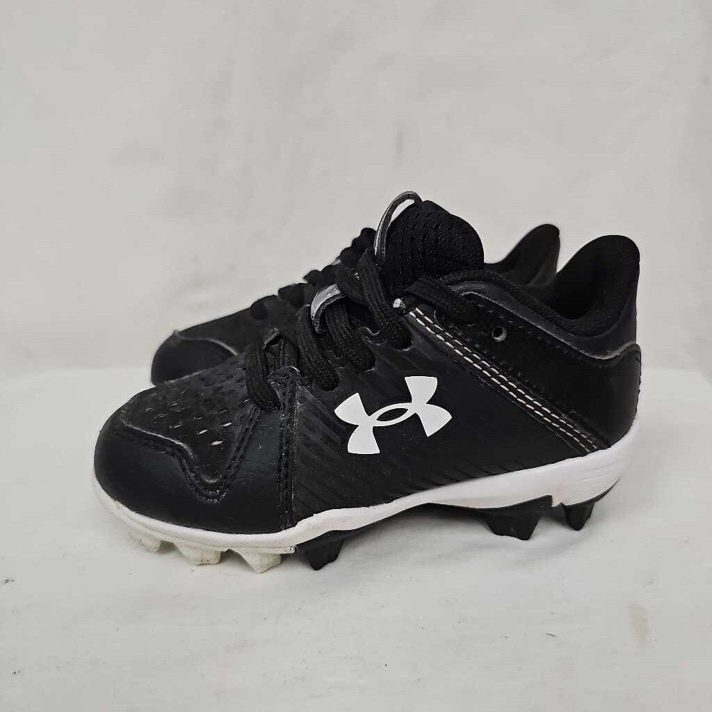 Under Armour Lead Off Youth Cleats, Size Y8
