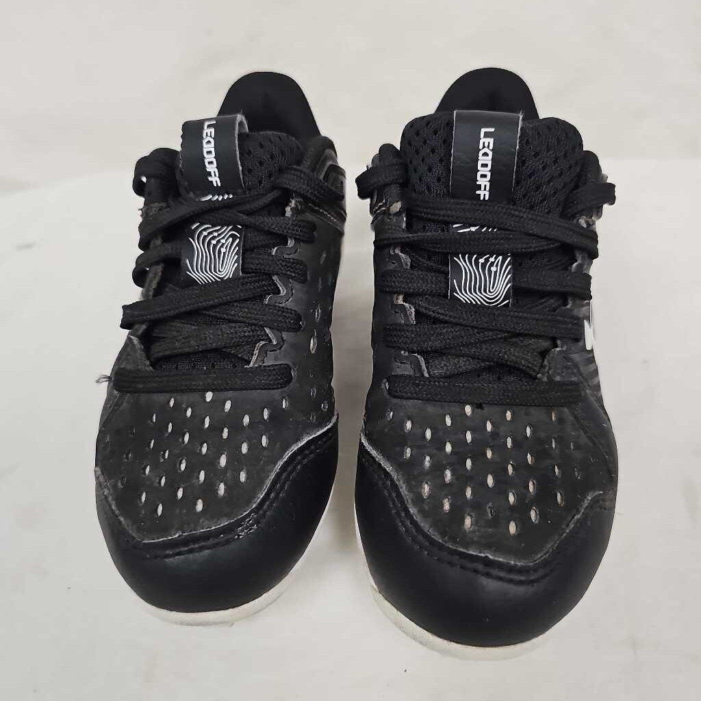 Under Armour Lead Off Youth Cleats, Size Y8