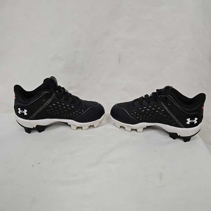 Under Armour Lead Off Youth Cleats, Size Y8