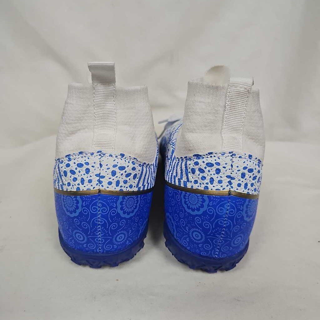 Generic Brand Futsol or Turf Shoes, Euro size 40