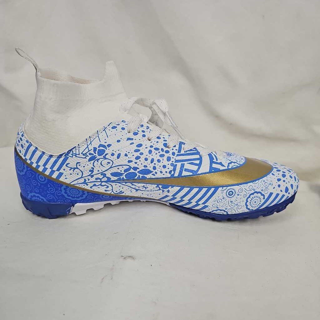 Generic Brand Futsol or Turf Shoes, Euro size 40