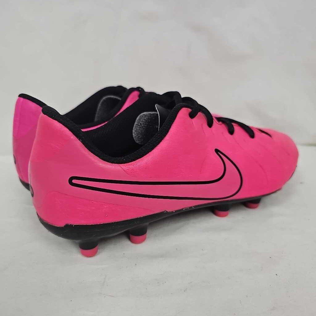 Nike Tiempo Soccer Cleats, Size 4
