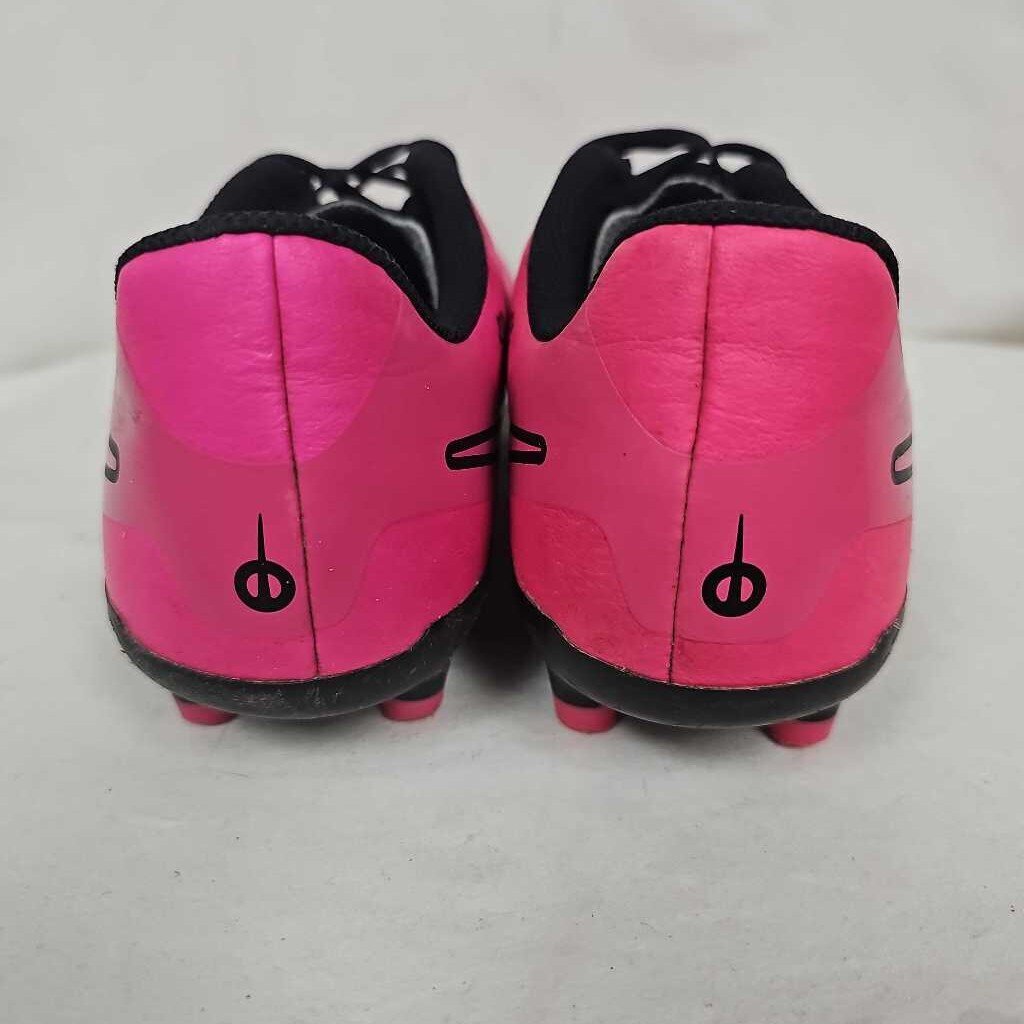 Nike Tiempo Soccer Cleats, Size 4