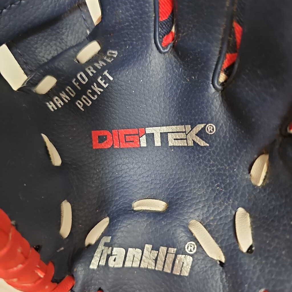 Franklin Digitek T-Ball Glove, 8" RHT