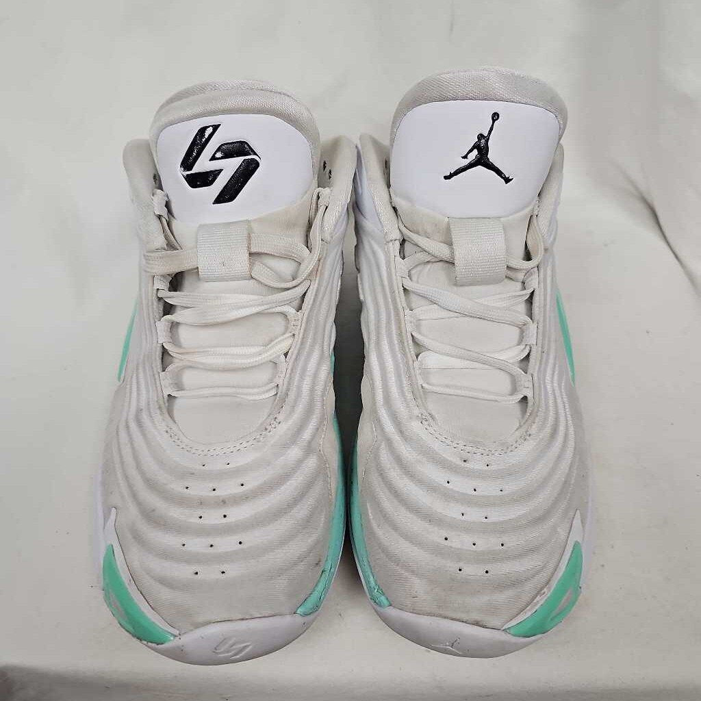 Nike Jordan Luka 3 Basketball Shoes, Size 8