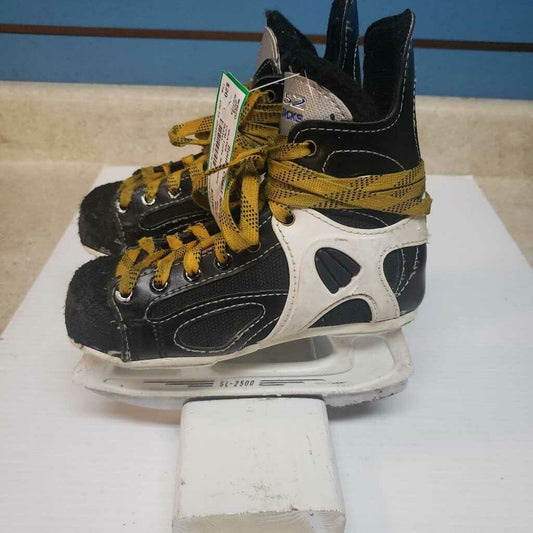 CCM Tacks 152 Hockey Skates, Y11.5