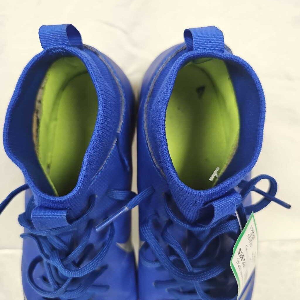 Nike Mercurial Flyknit Indoor Soccer Shoes, Size 5