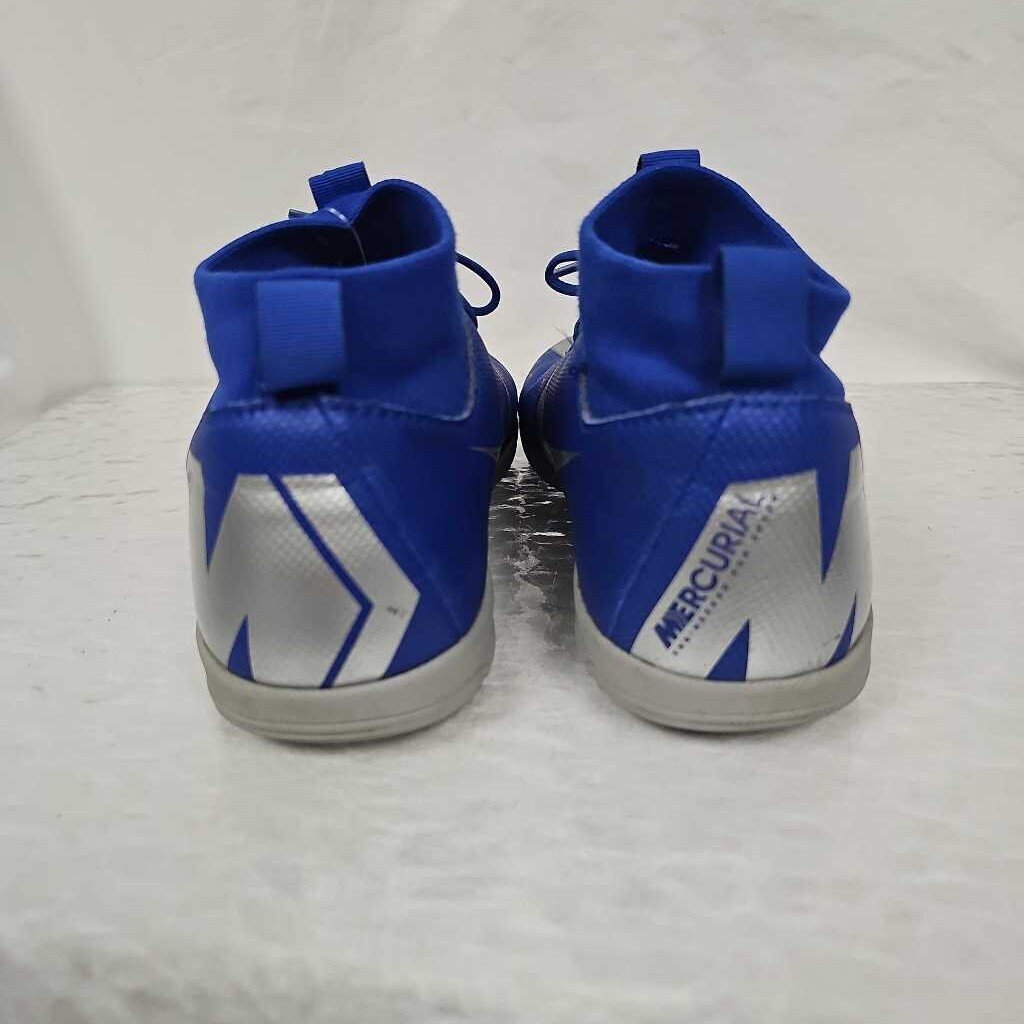 Nike Mercurial Flyknit Indoor Soccer Shoes, Size 5