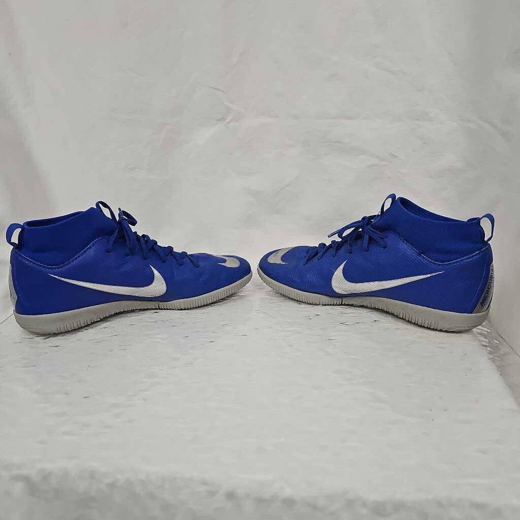 Nike Mercurial Flyknit Indoor Soccer Shoes, Size 5