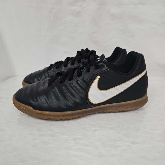 Nike Tiempo