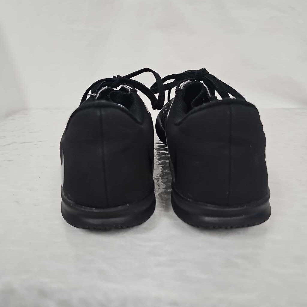 Nike HyperVenom Indoor Soccer Shoes, Size 2