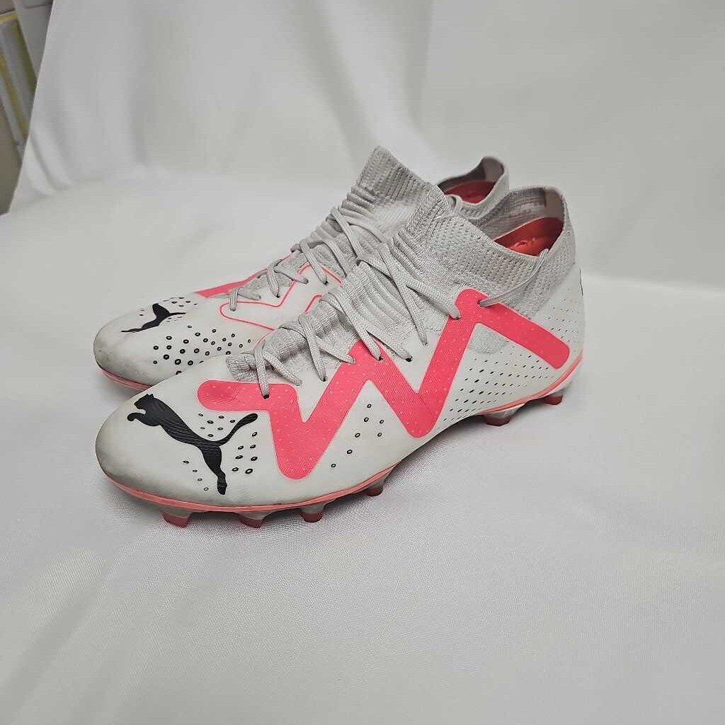 Puma Future Soccer Cleats, Women's Size 7.5