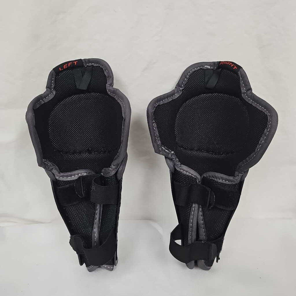 CCM Quicklite QLT 230 Youth Hockey Shin Guards, Size 8"