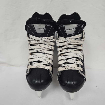 CCM 02 Youth Hockey Skates, Size Y9