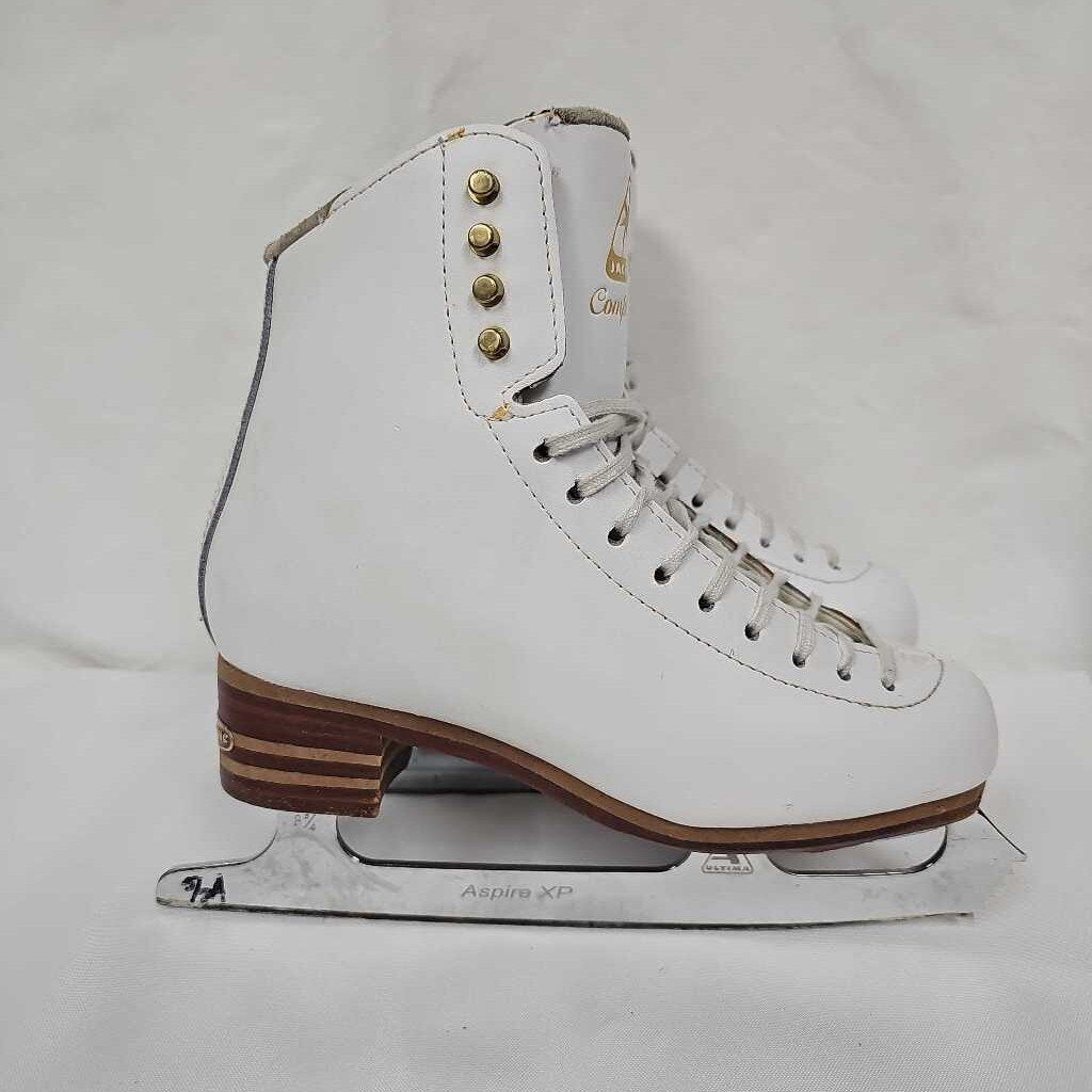 Jackson Competitor Figure Skates, Size 4 C