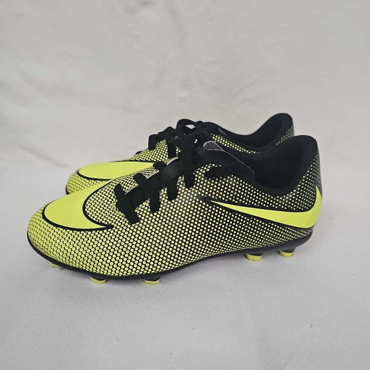 Nike Bravata 2 Soccer Cleats, SIze Y13
