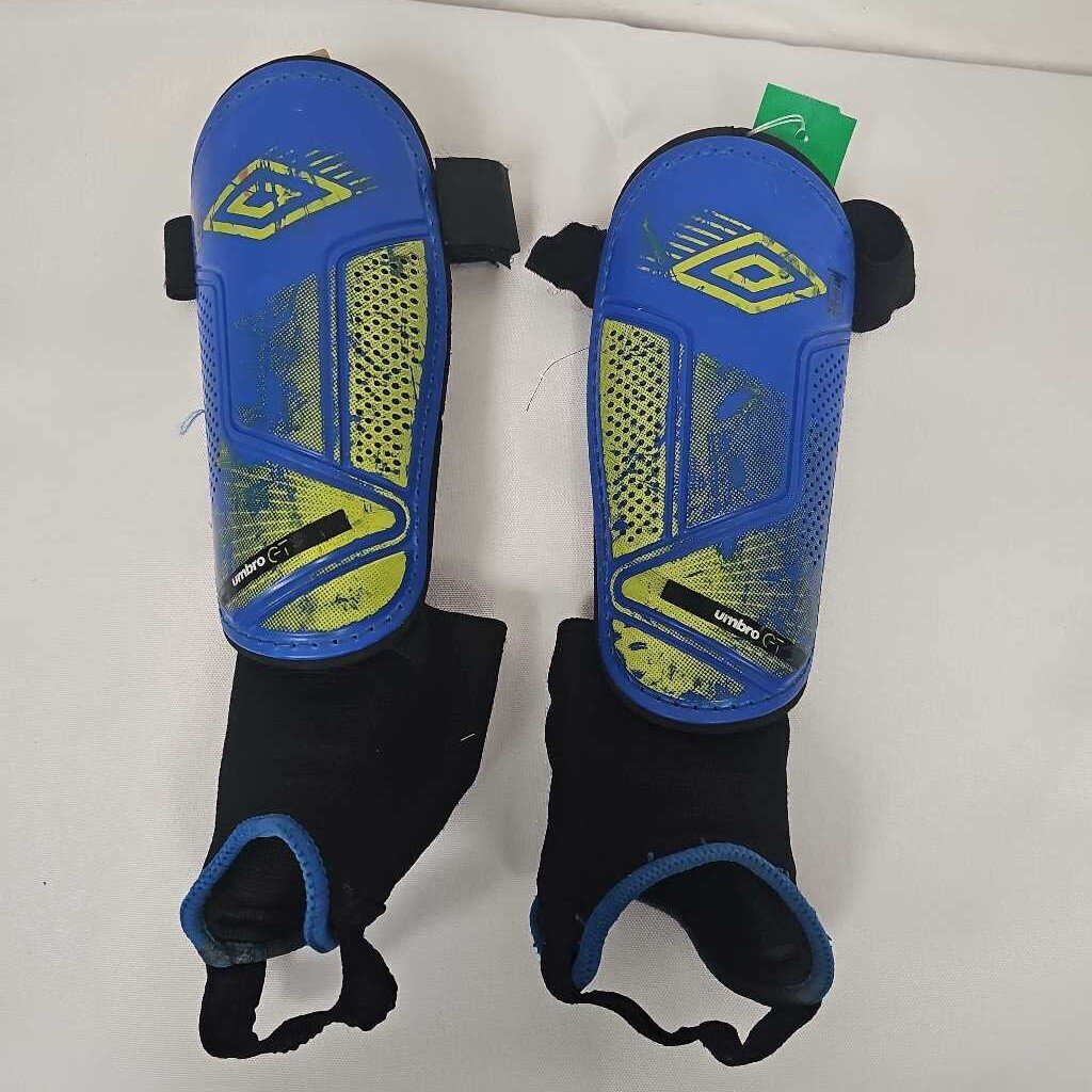 Umbro GT Stirrup Style Soccer Shin Guards, Size Youth Large