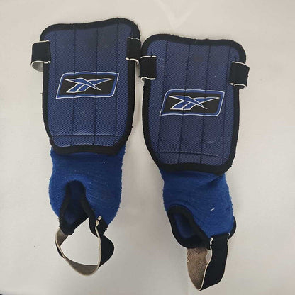 Reebok Stirrup Style Soccer Shin Guards, Size XXS