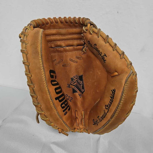 Cooper Black Diamond Series 222 Catchers Mitt - 32" RHT