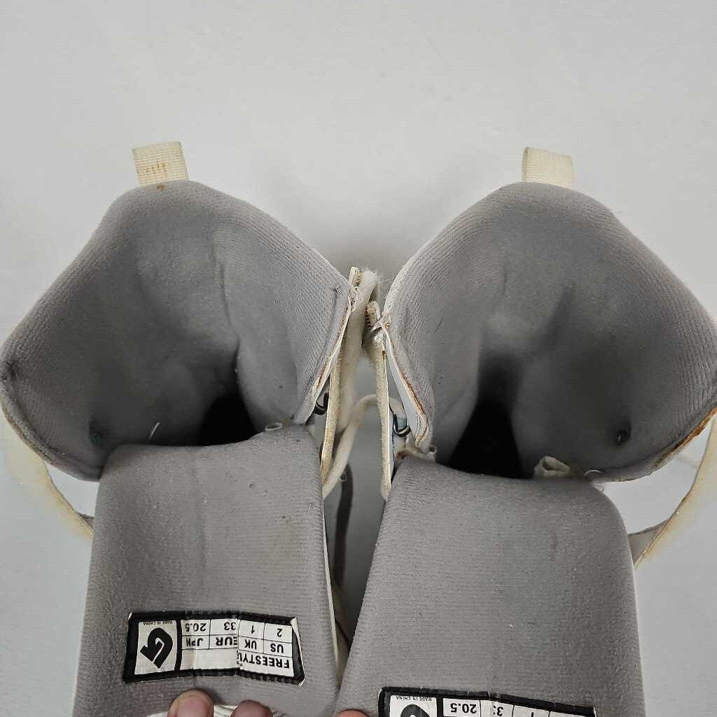 Burton Freestyle Kids Snowboard Boots, Size 2