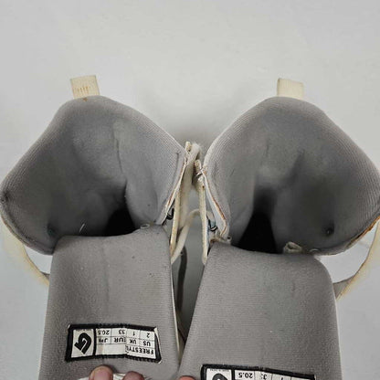 Burton Freestyle Kids Snowboard Boots, Size 2