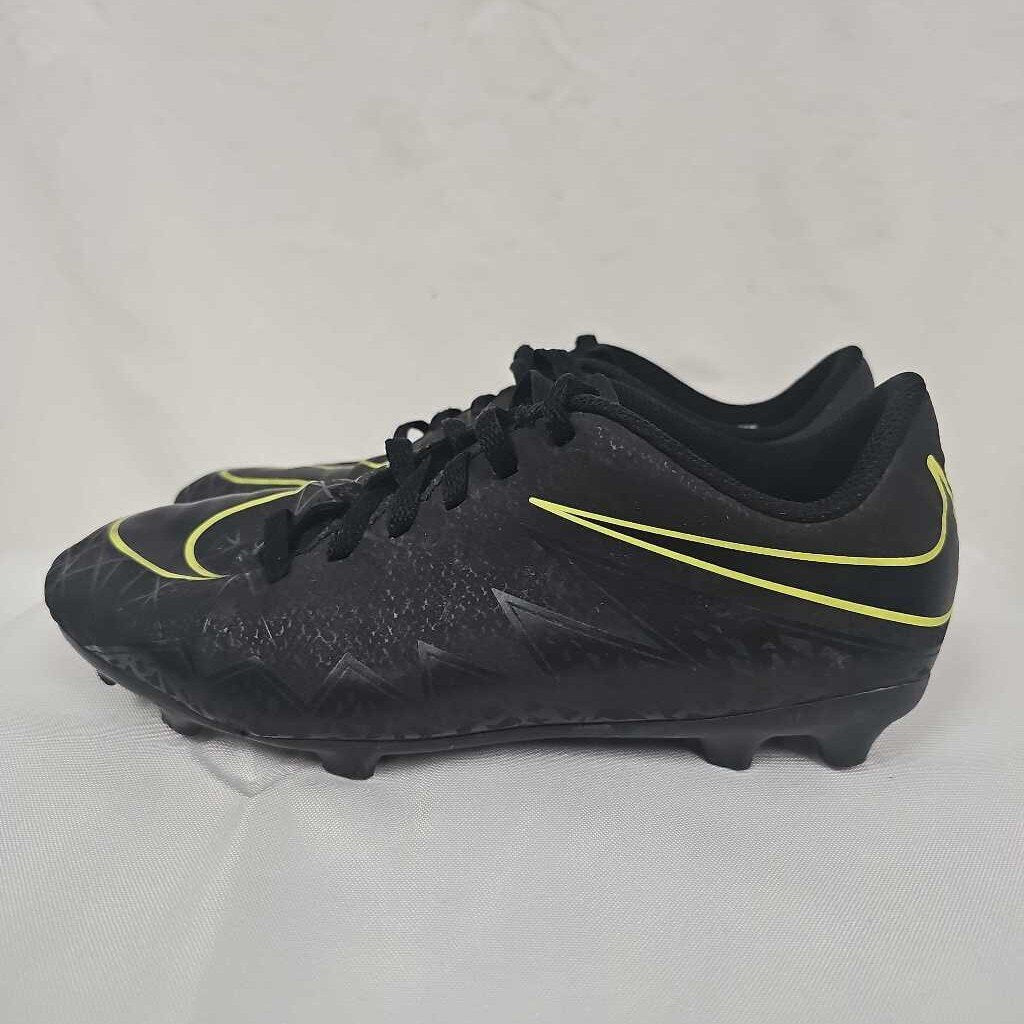 Nike Tiempo Soccer Cleats, 4.5