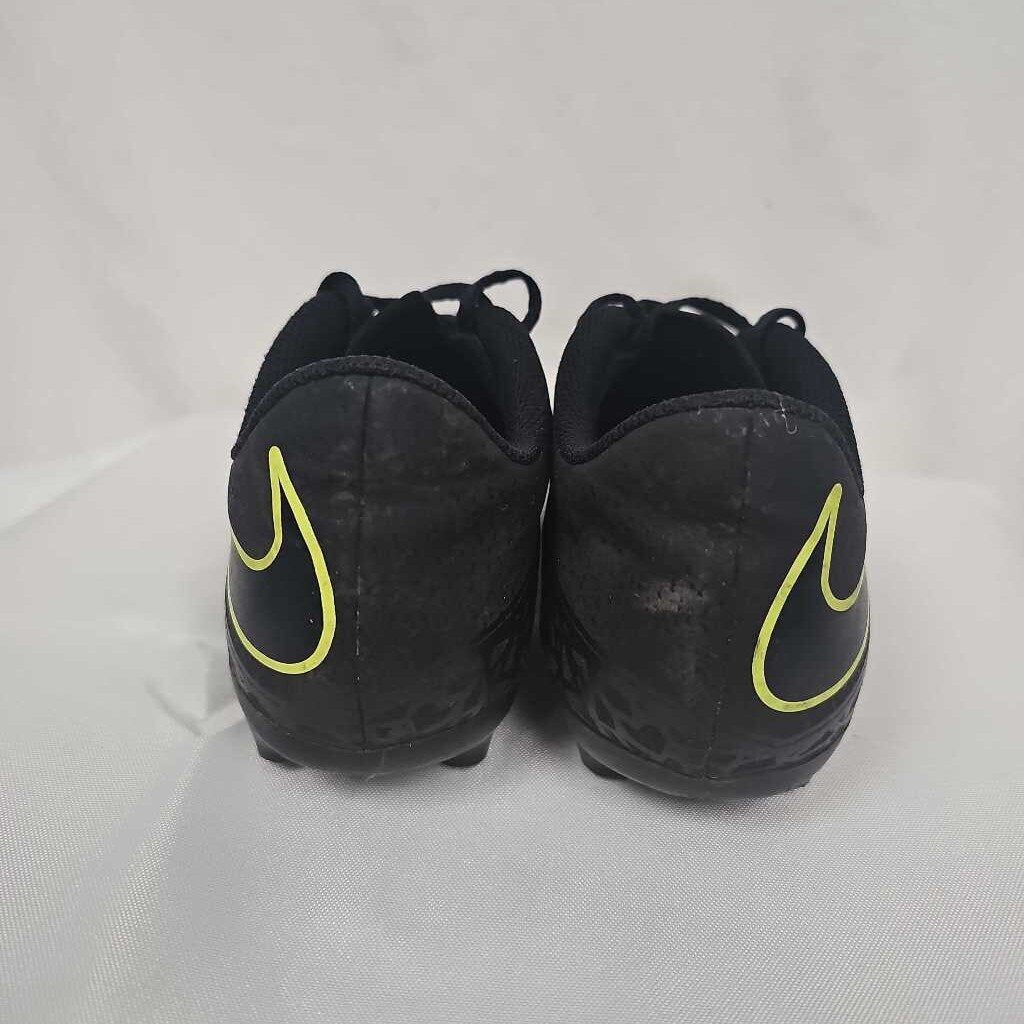 Nike Tiempo Soccer Cleats, 4.5