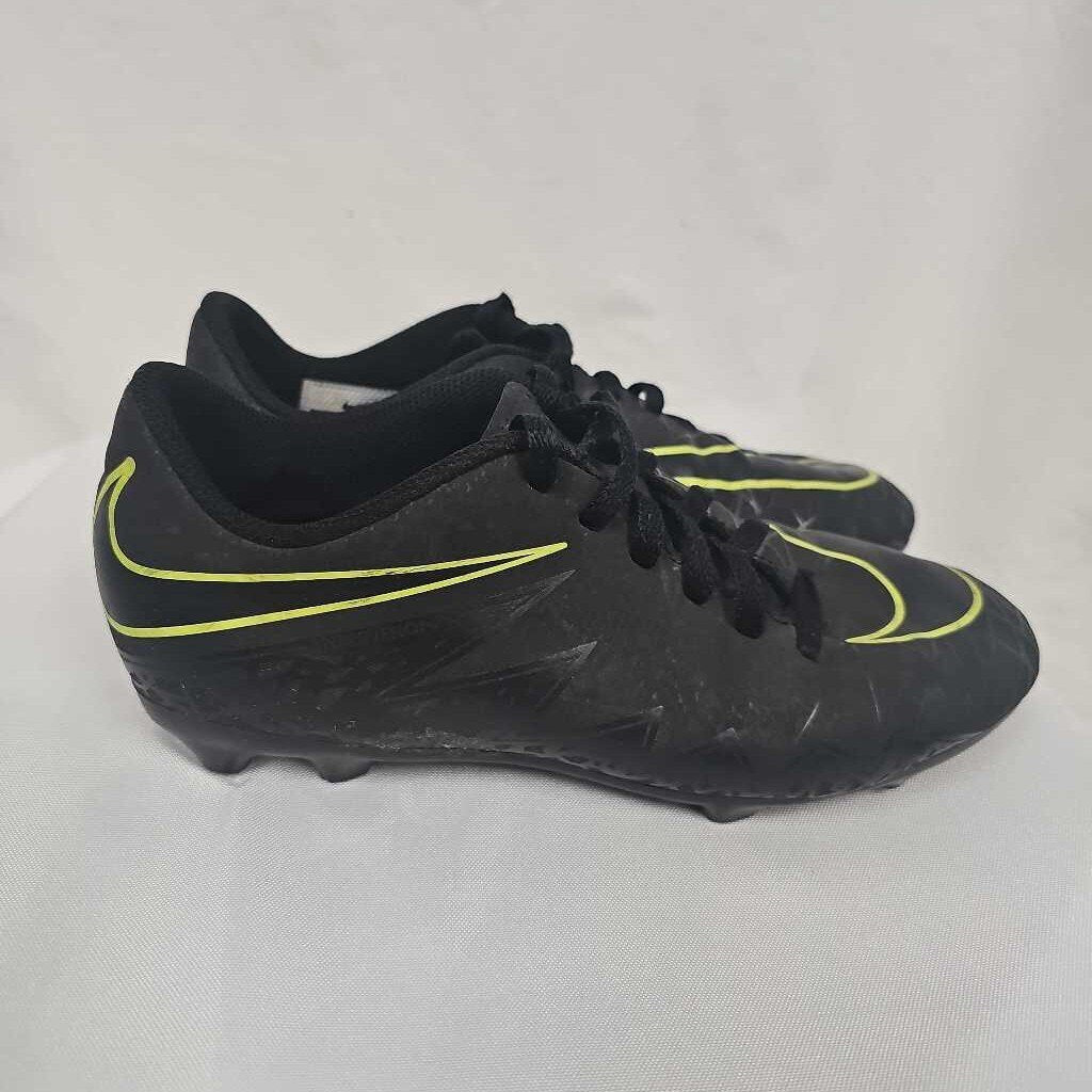 Nike Tiempo Soccer Cleats, 4.5