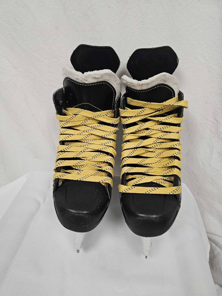 CCM Tacks 9040 Junior Hockey Skates, Size 3