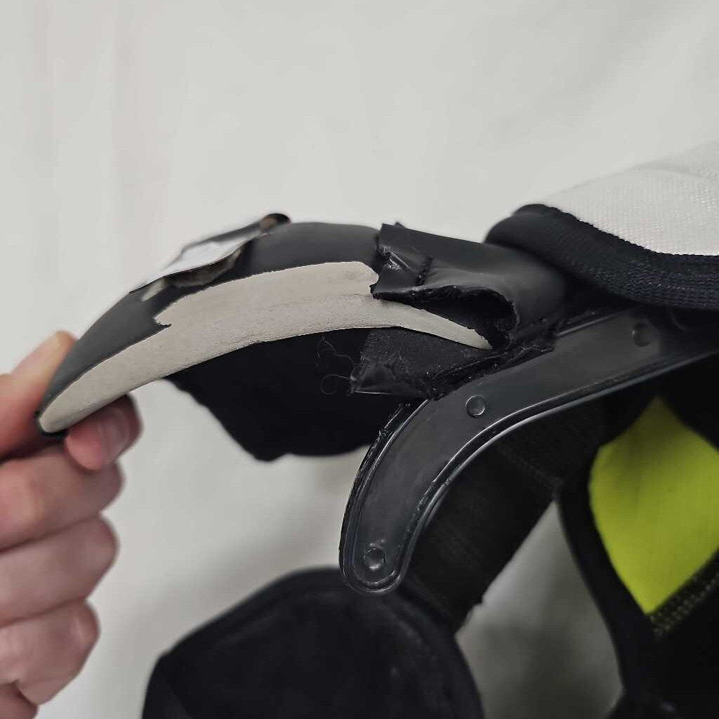 Bauer Vapor 2X Junior Hockey Shoulder Pads, Size Small