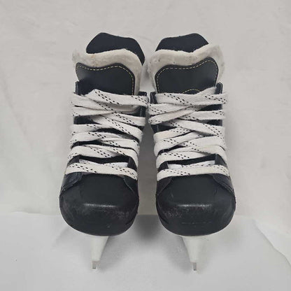 CCM Tacks 9040 Youth Hockey Skates, Size Y9