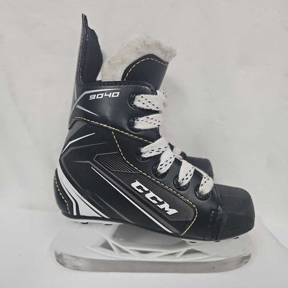 CCM Tacks 9040 Youth Hockey Skates, Size Y9