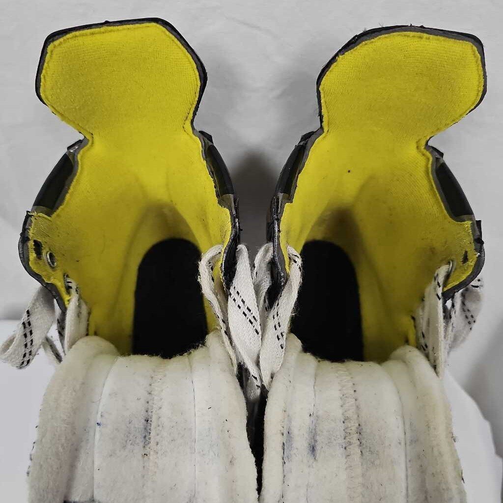 Bauer Supreme 3S Youth Hockey Skates, Size Y12