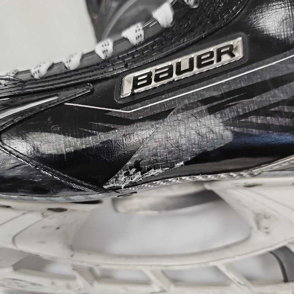 Bauer Supreme TotalOne MX3 Senior Hockey SKates, Size 8.5