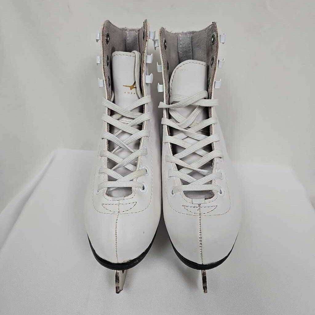American Athletics Traditional Girls Figure Skates, Size Y13