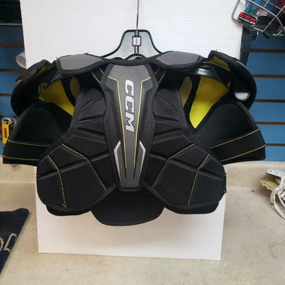 CCM Tacks AS 580 Hockey Shoulder Pads - Jr Med