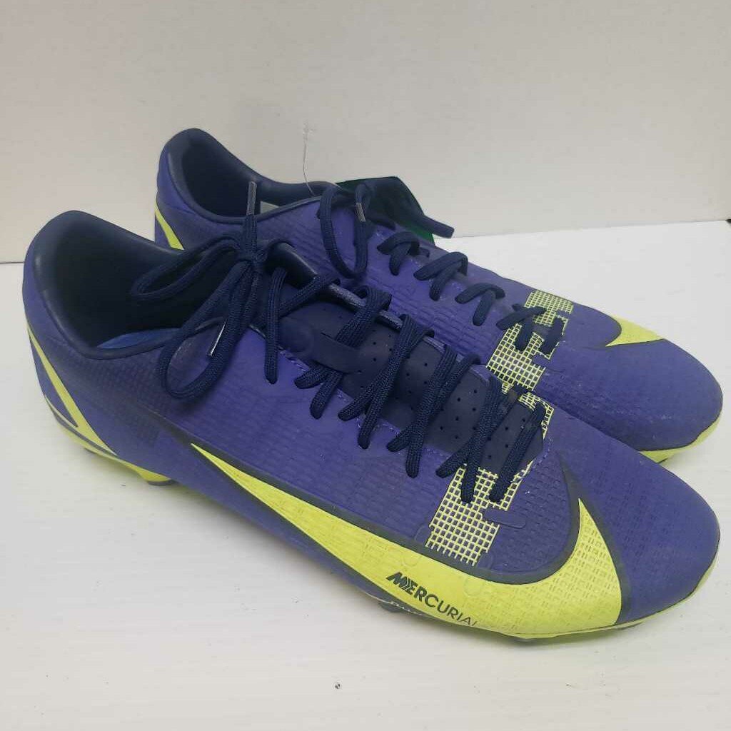 Nike Mercurial Soccer Cleats - Size 8