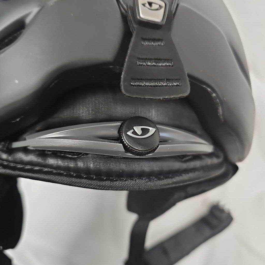 Giro Montane Ski/Snowboard Helmet - Size Adult Small