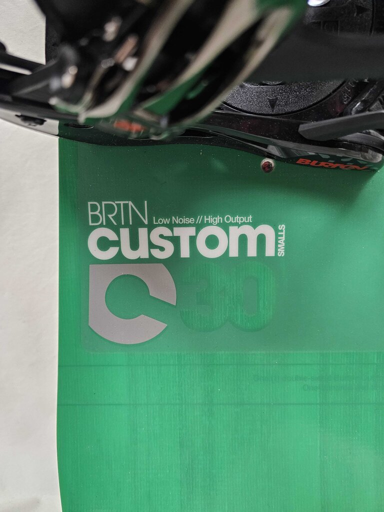 '13 Burton Custom Smalls 30 Snowboard w/ '12 Burton Freestyle One-Up Bindings | 130cm | Flying V | True-Twin