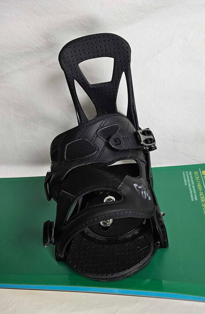 '13 Burton Custom Smalls 30 Snowboard w/ '12 Burton Freestyle One-Up Bindings | 130cm | Flying V | True-Twin