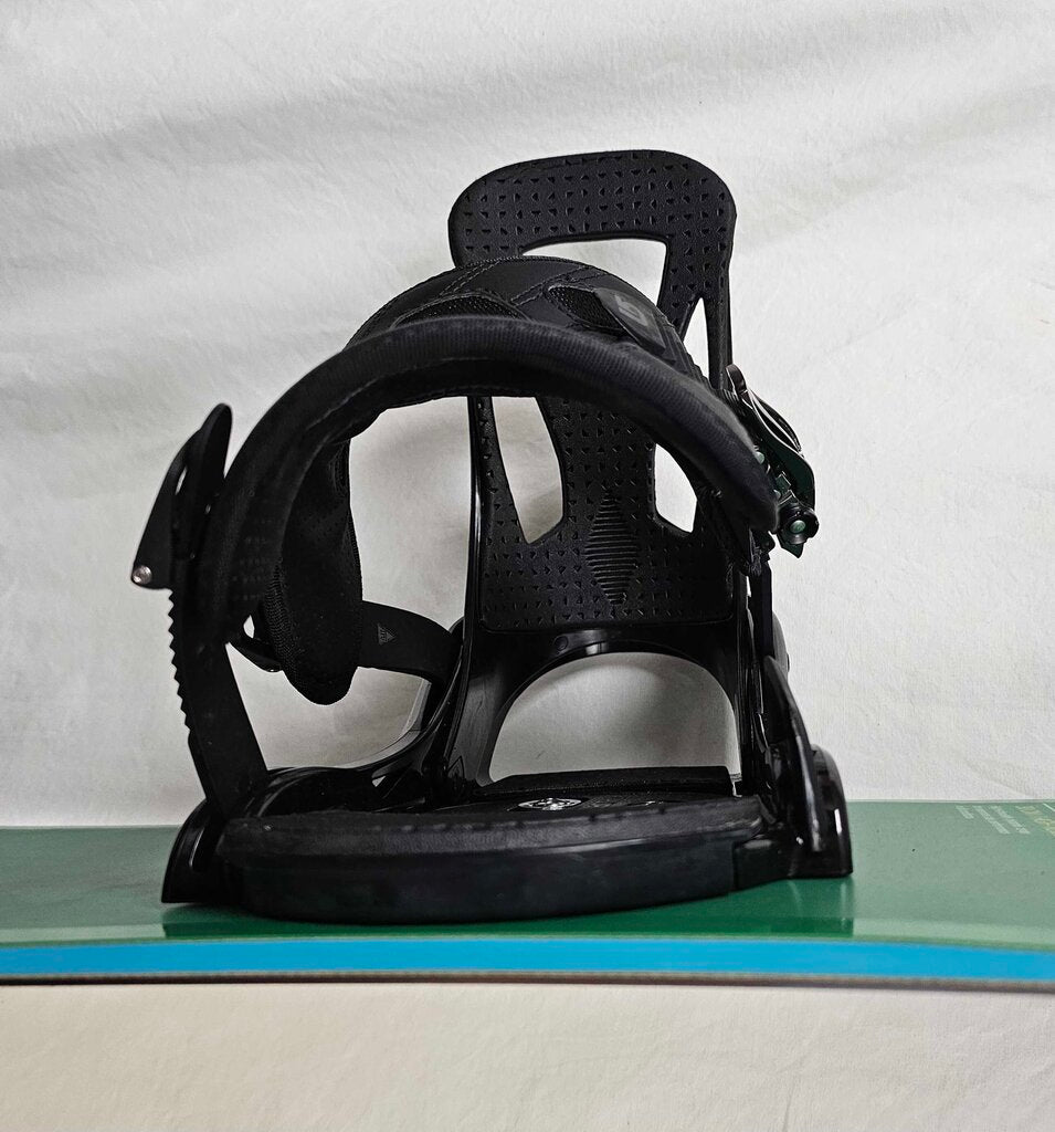 '13 Burton Custom Smalls 30 Snowboard w/ '12 Burton Freestyle One-Up Bindings | 130cm | Flying V | True-Twin