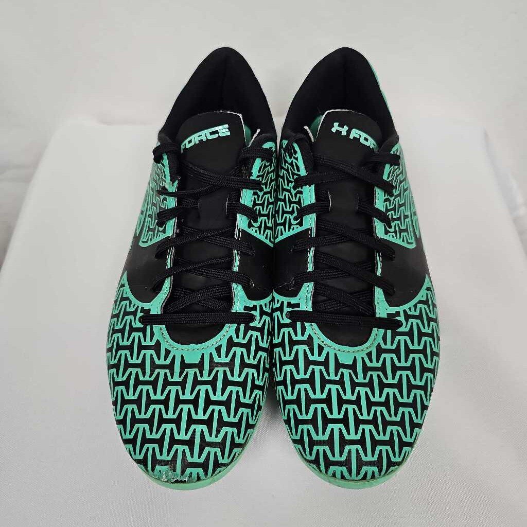Under Armour Force Kids Soccer Cleats - size 4