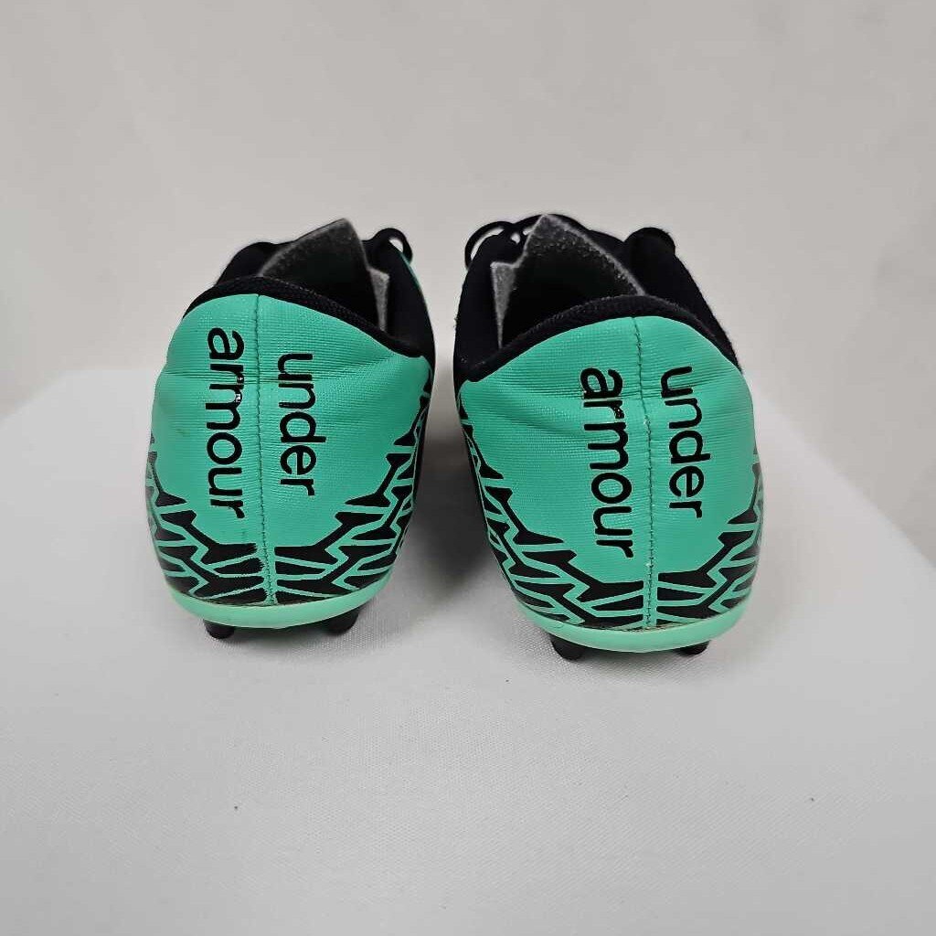Under Armour Force Kids Soccer Cleats - size 4